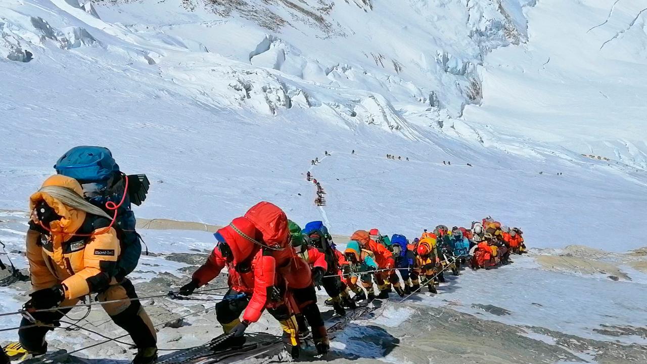Death toll on Mount Everest rises to 11 this season