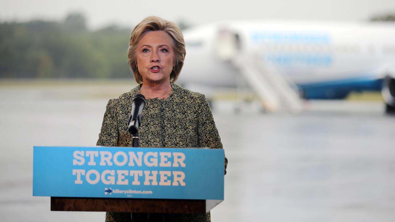 Clinton calls on Silicon Valley to help prevent radicalization 