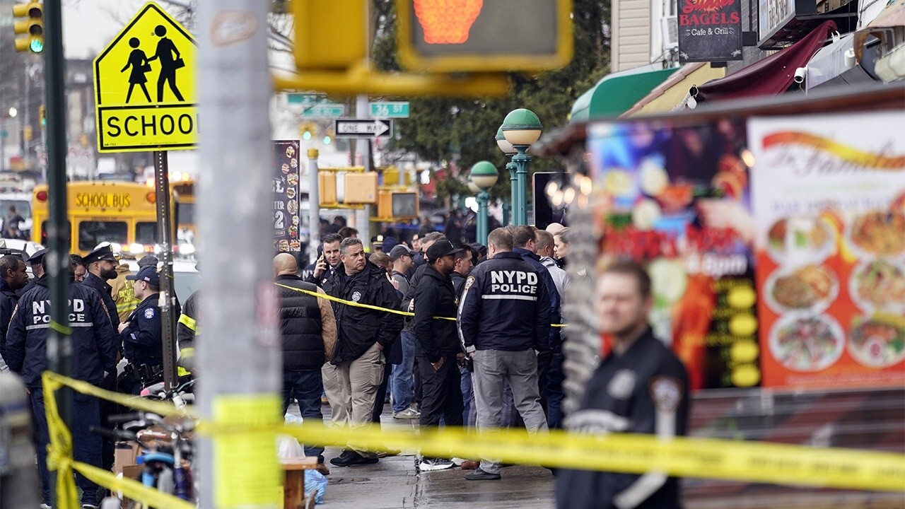 Brooklyn subway shooting: ‘Situational awareness’ is key amid attacks, former NYPD detective says