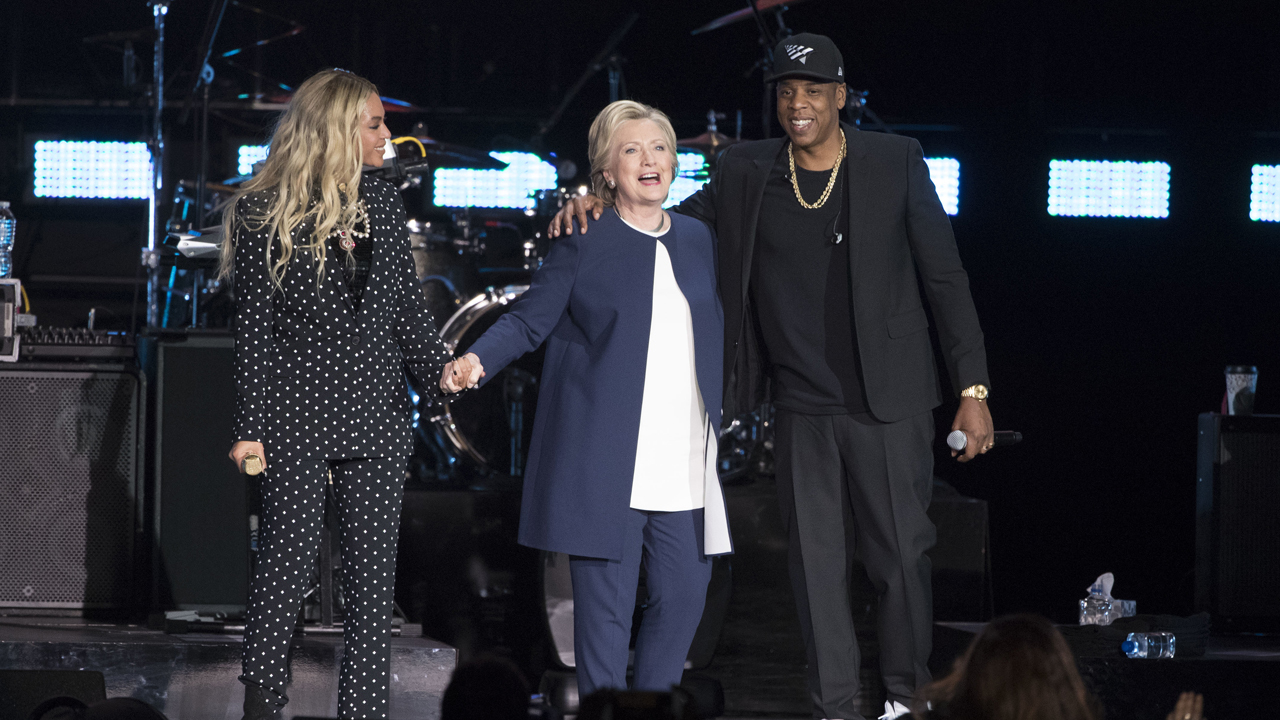 Beyonce, Jay-Z perform for Clinton