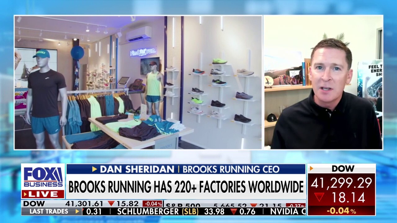  Brooks Running CEO Dan Sheridan discusses Warren Buffett stepping away from Berkshire Hathaway and the impact of tariffs on The Claman Countdown.