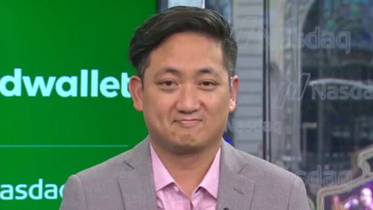 NerdWallet CEO celebrates IPO debut