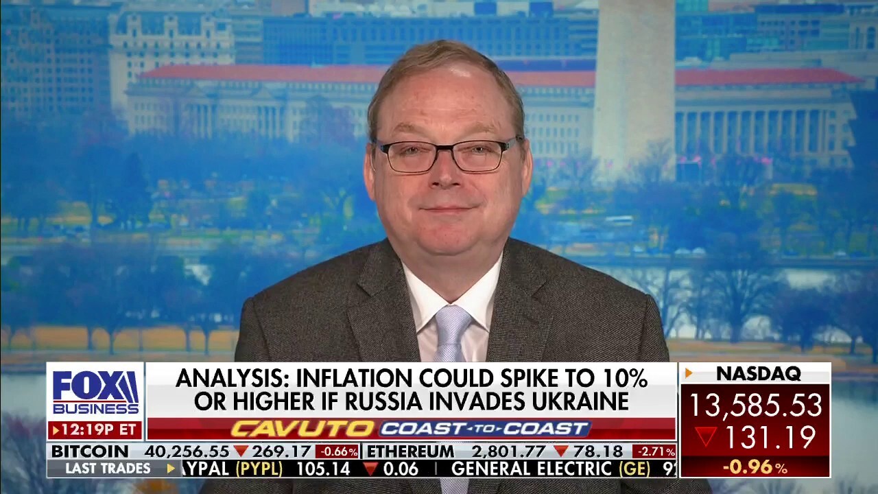 Hoover Institute distinguished visiting fellow Kevin Hassett argues Russia 'kind of knows that it's going to bear a heavy cost that's imposed on them by the Ukrainians.'