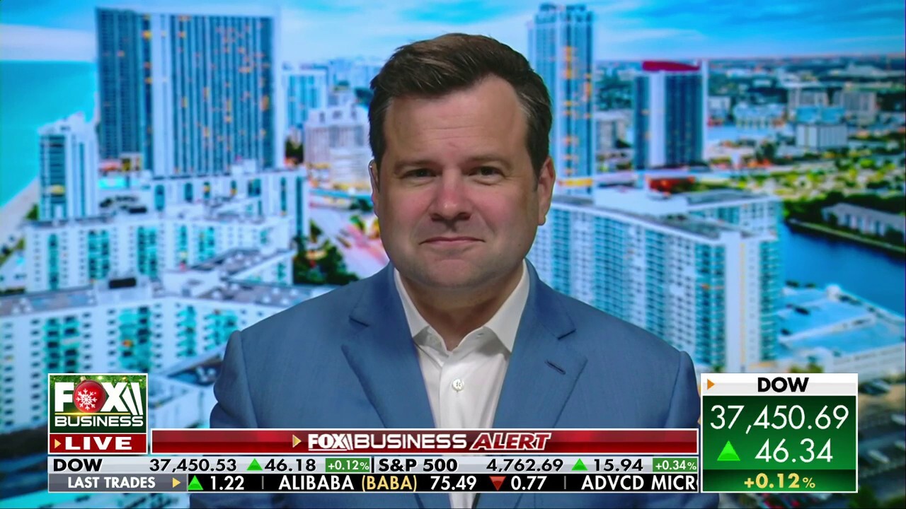 Pulte Capital CEO Bill Pulte argues home prices in the new year won't be going down significantly.
