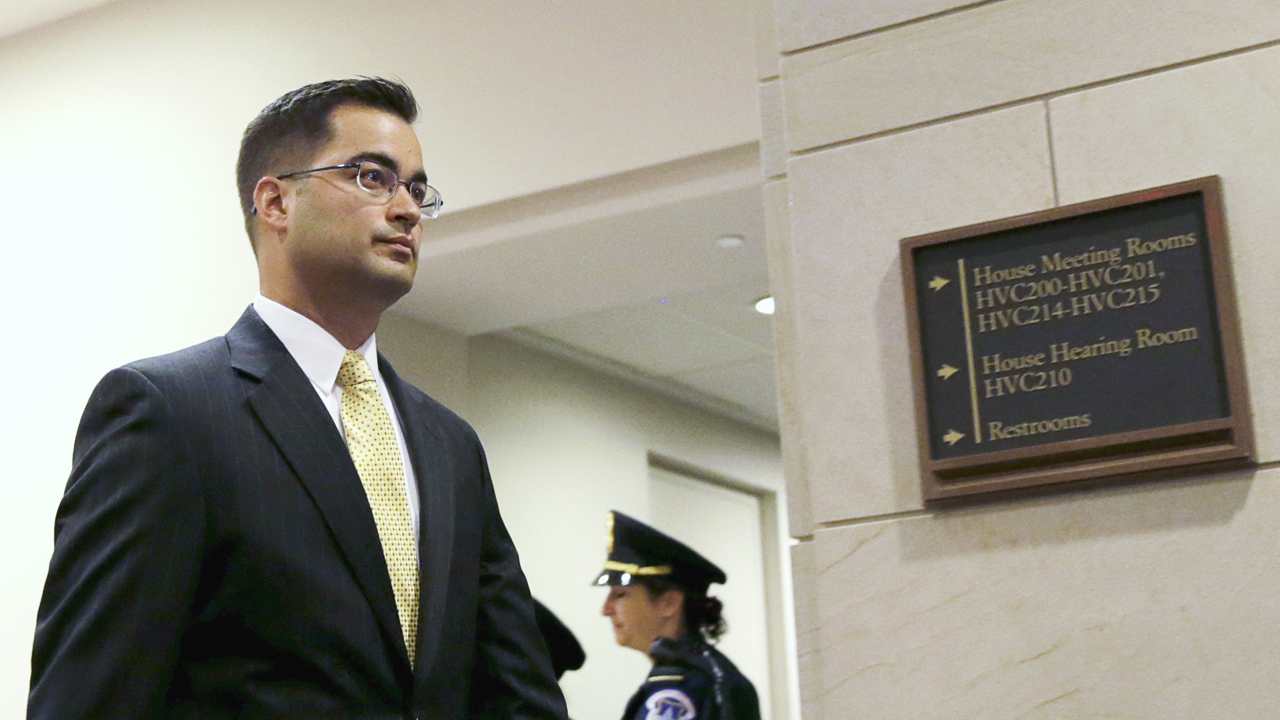Why fmr. Clinton aide to plead the Fifth Amendment