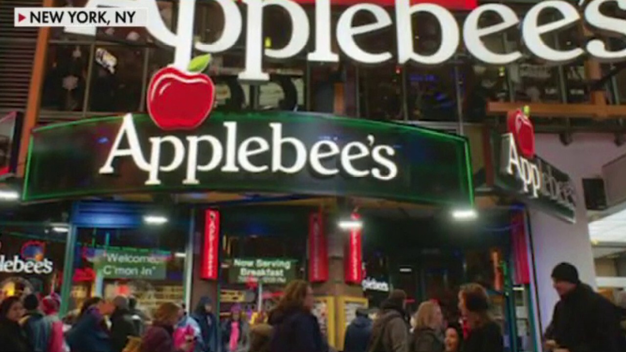 Apple-Metro CEO Zane Tankel discusses the Applebee's flagship reopening and how the labor shortage has impacted restaurants.