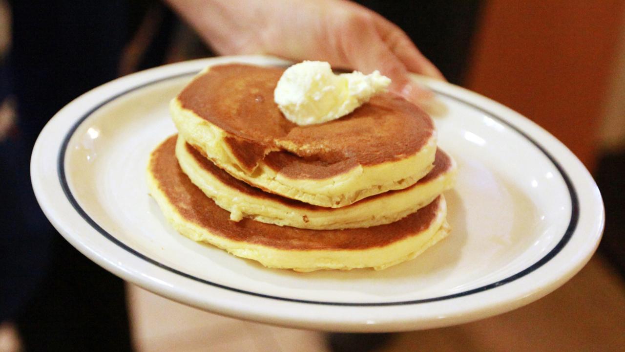 IHOP celebrates Veterans Day with free pancakes, donations 