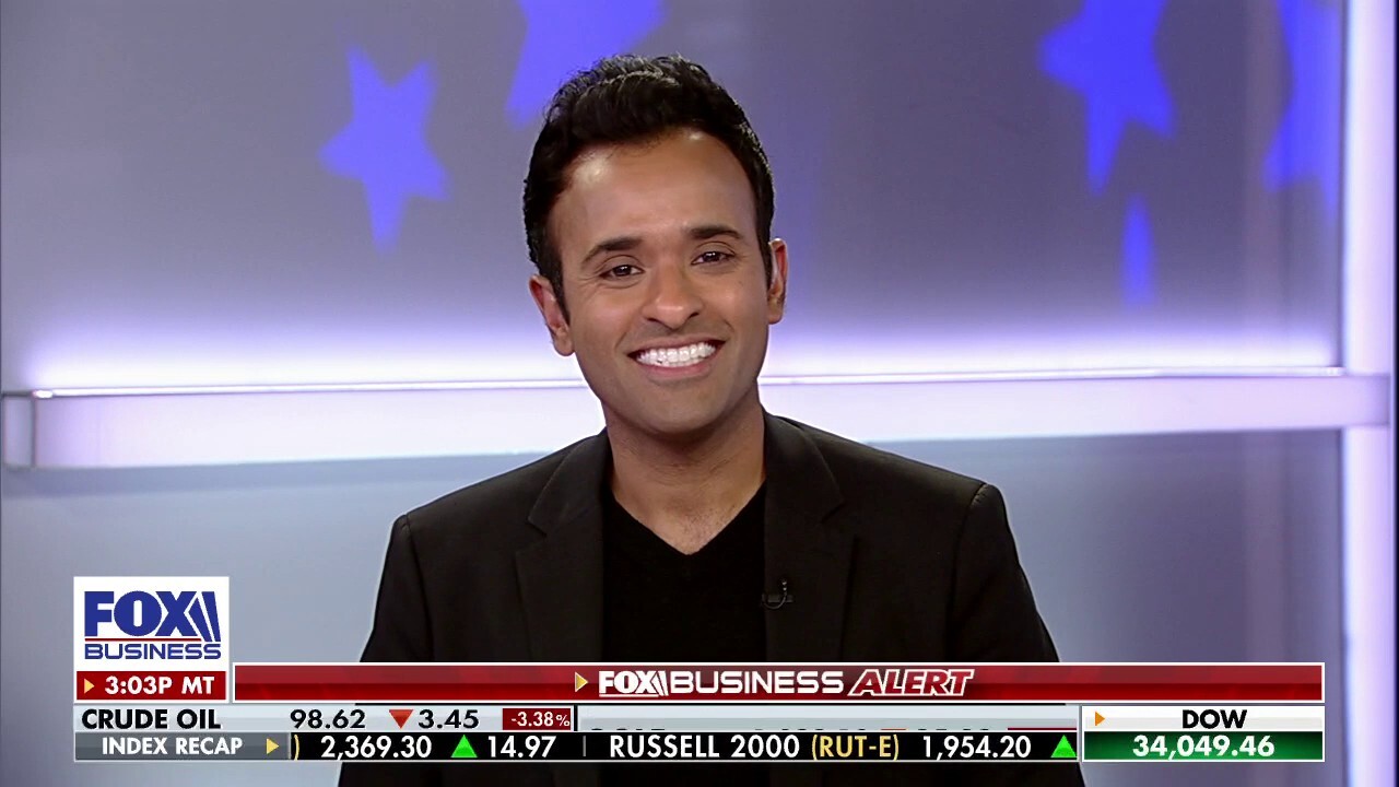  ‘Woke, Inc.’ author Vivek Ramaswamy discusses Elon Musk buying Twitter on ‘Fox Business Tonight.’