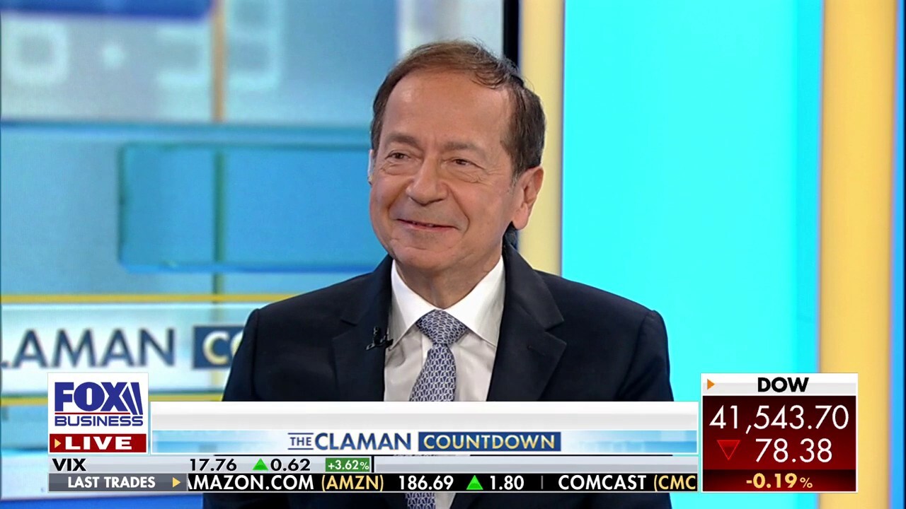 Paulson & Co. founder John Paulson says the middle class is key for this election on "The Claman Countdown."