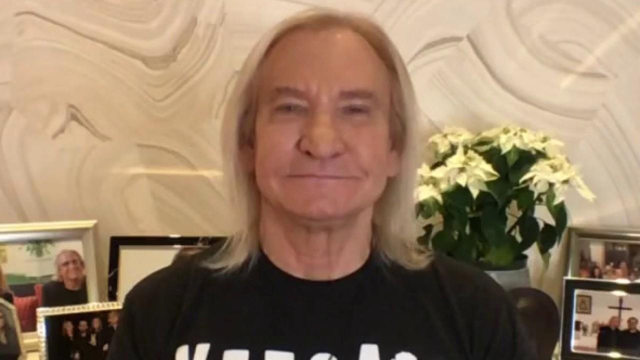 Legendary guitarist Joe Walsh holds concert to raise donations for