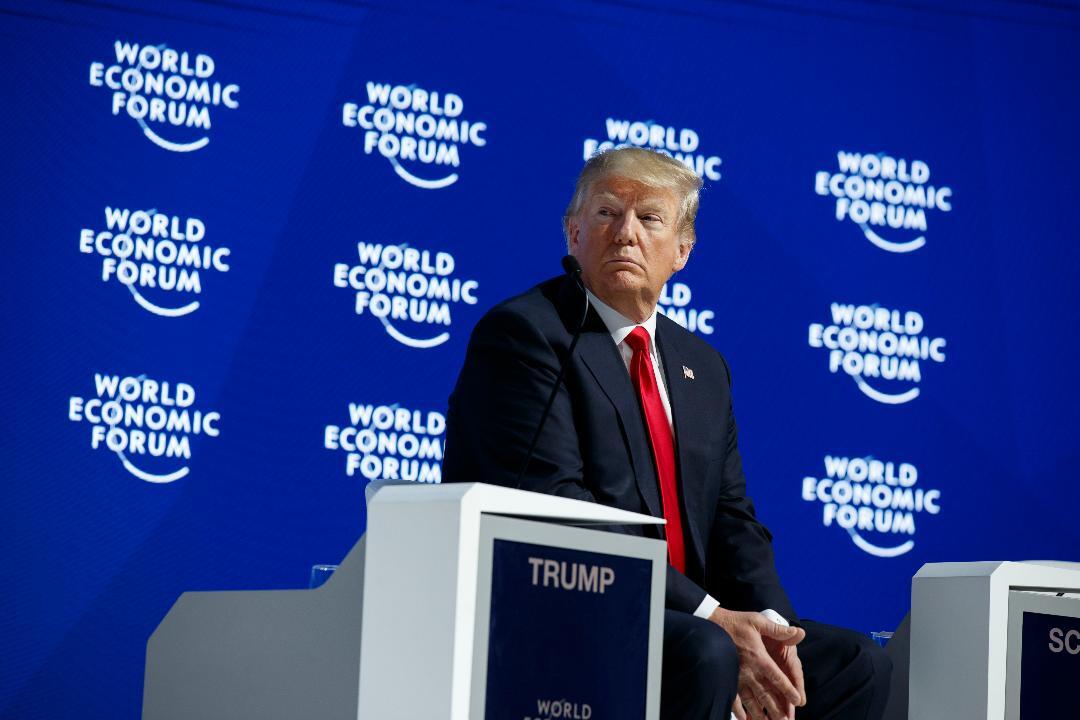 Trump touts economy amid upbeat Beige Book report