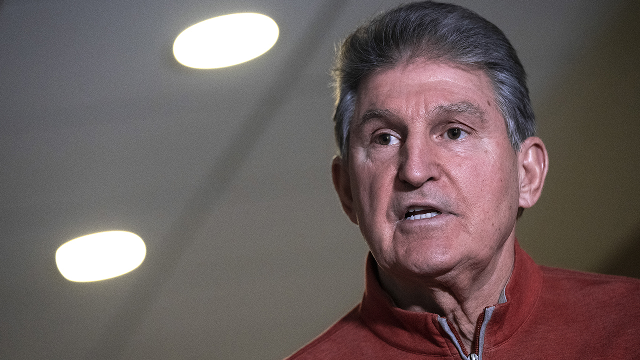 Manchin joins GOP in blocking Senate Democrats' abortion rights bill