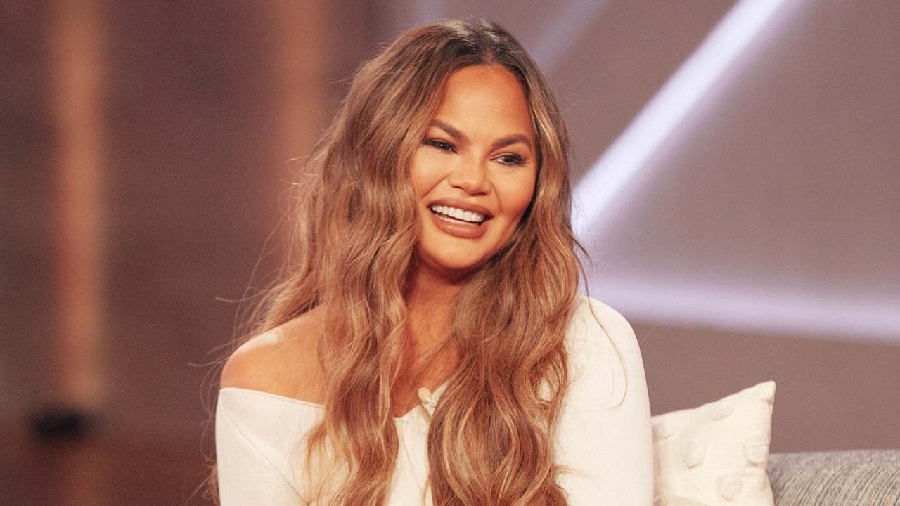 Companies begin to distance themselves from Chrissy Teigen amid tweet controversy. Fox News Headlines reporter Carley Shimkus with the latest.