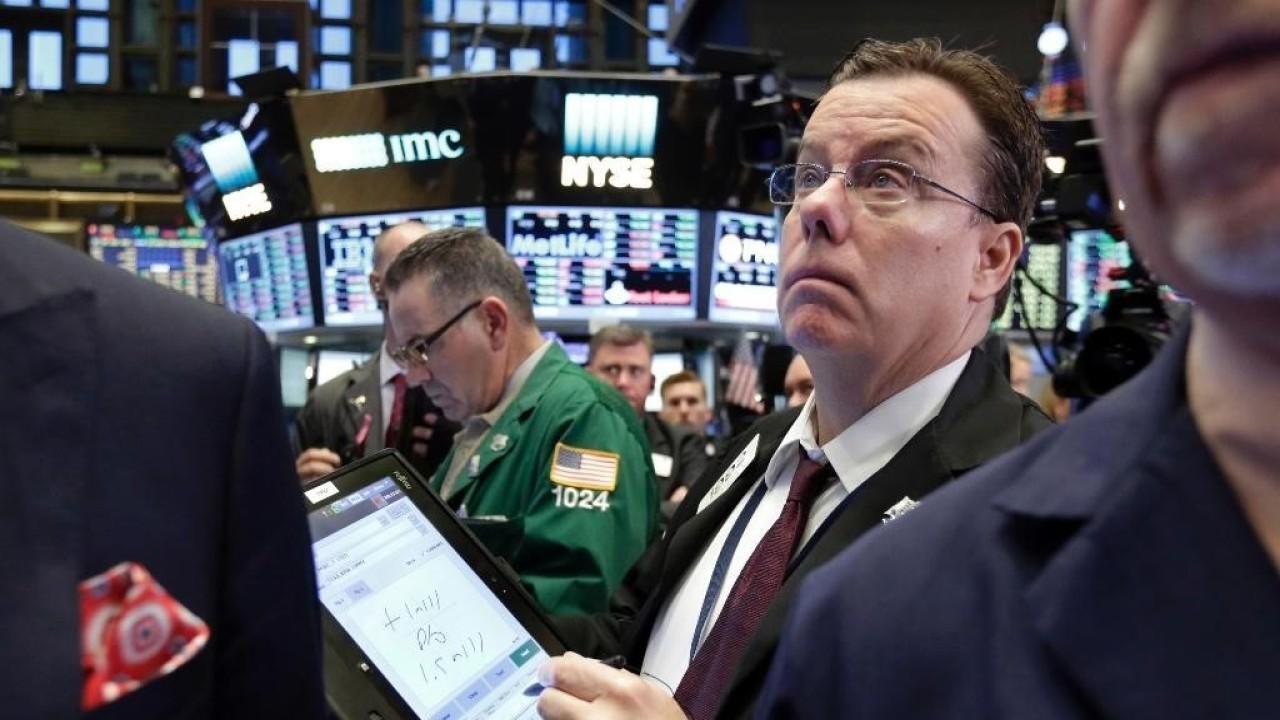 Stock market not in a freefall situation: Varney