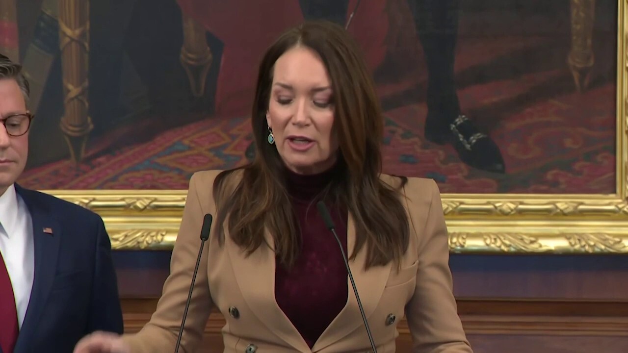 Agriculture Secretary Brooke Rollins breaks down the rules preventing the USDA and the president from funding SNAP during the government shutdown. (Credit: Pool)