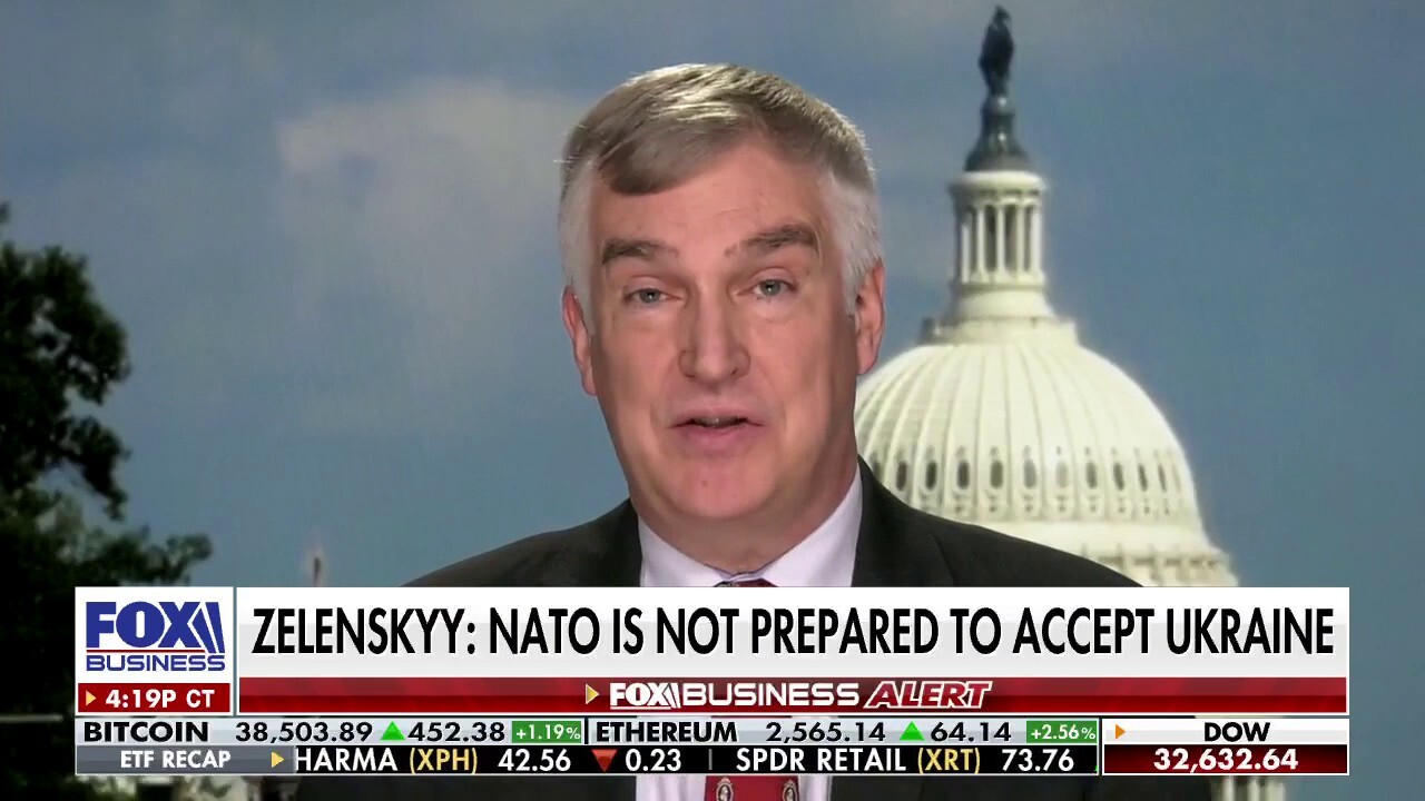 Center for Security Policy President Fred Fleitz discusses what Russia’s next military moves may be and the possibility for diplomacy on ‘Fox Business Tonight.’