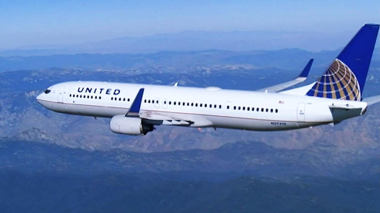 United Airlines pledges to step up efforts to keep pornography out of airplane cabins