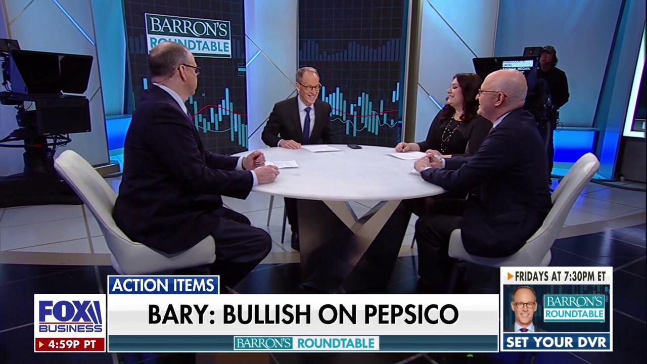 Panelists Jack Hough, Megan Leonhardt and Andrew Bary discuss quantum computing and top stock picks on ‘Barron’s Roundtable.’