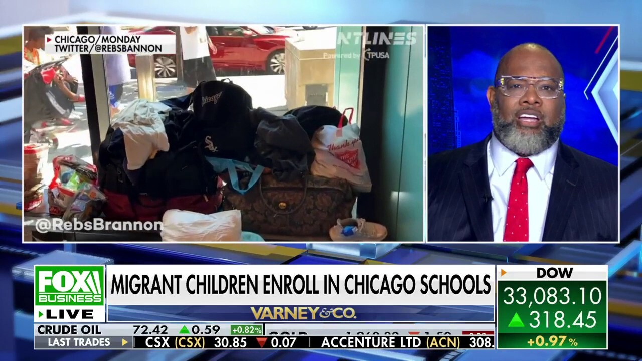 Migrant children will put 'strain' on Chicago public schools: Pastor Corey Brooks