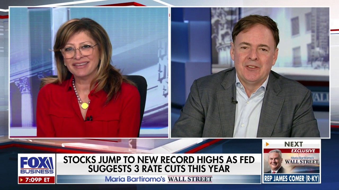‘When Markets Speak’ author Larry McDonald discusses how stocks jumped to new record highs as the Fed suggested three rate cuts this year on ‘Maria Bartiromo’s Wall Street.’