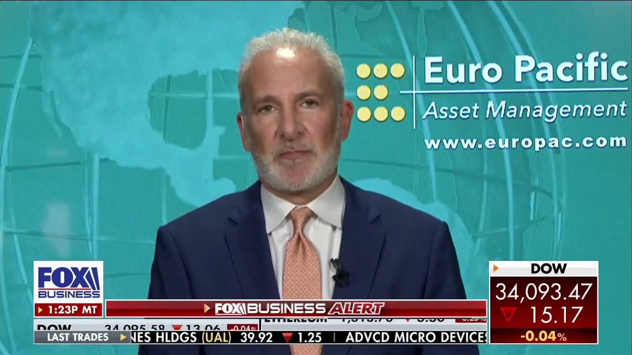Euro Pacific Capital chief global economist Peter Schiff and NatAlliance Securities global fixed income head Andy Brenner react to Jerome Powell's news conference after interest rates were raised by 50 basis points on 'The Claman Countdown.'