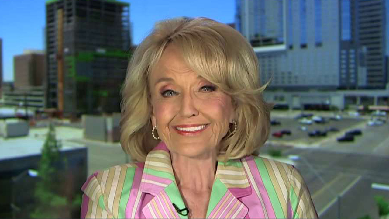 Jan Brewer: Trump has struck a chord with all the veterans