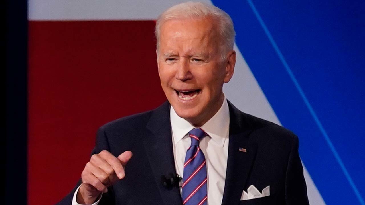 Biden says police officers, first responders should be fired for refusing vaccine