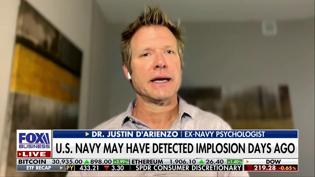Psychologist Dr. Justin D’Arienzo discusses how the U.S. Navy may have detected the Titan’s implosion early on and whether the tragedy is similar to the Titanic on ‘The Evening Edit.’