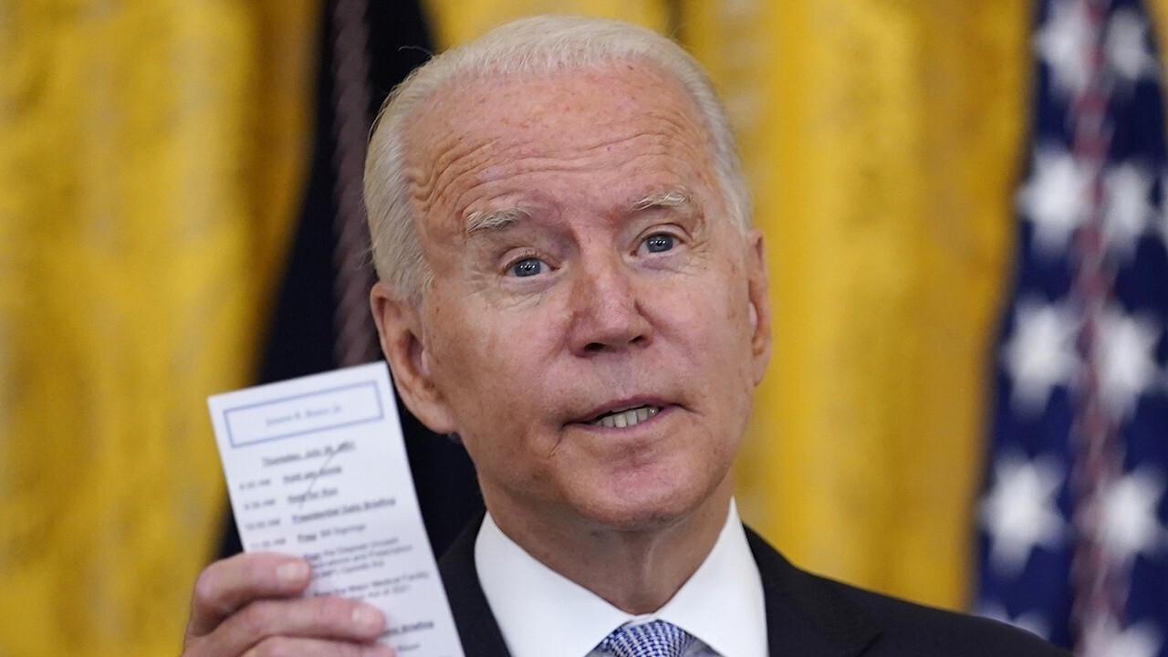 Biden urges states to pay $100 COVID vaccine incentives