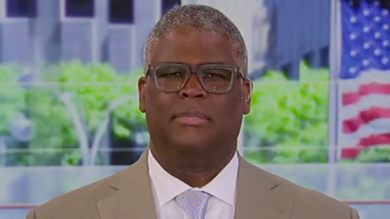 Charles Payne reacts to the market getting clobbered: 'Let go of the junk'