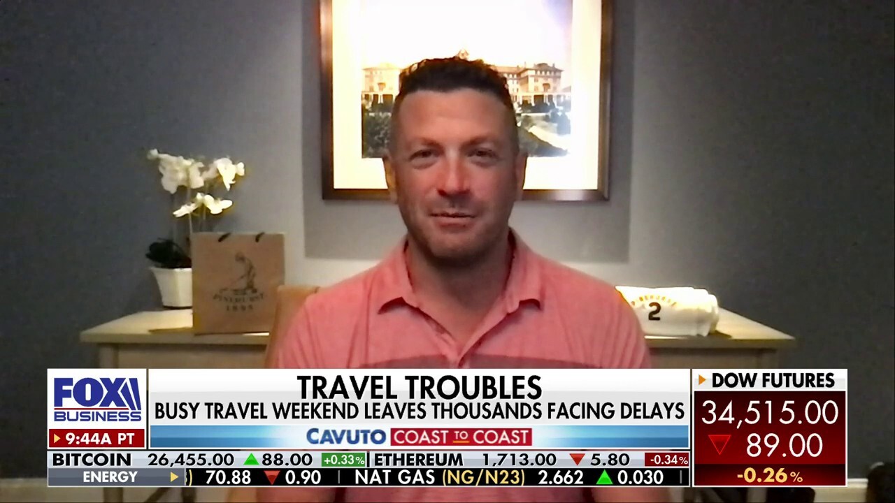  Travel expert Lee Abbamonte reacts to weekend travel delays on 'Cavuto: Coast to Coast.'