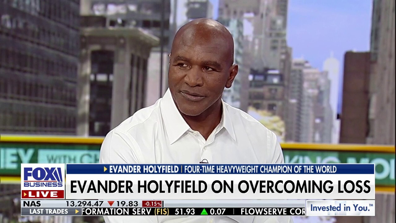 Evander Holyfield reveals how overcoming loss made him world champion