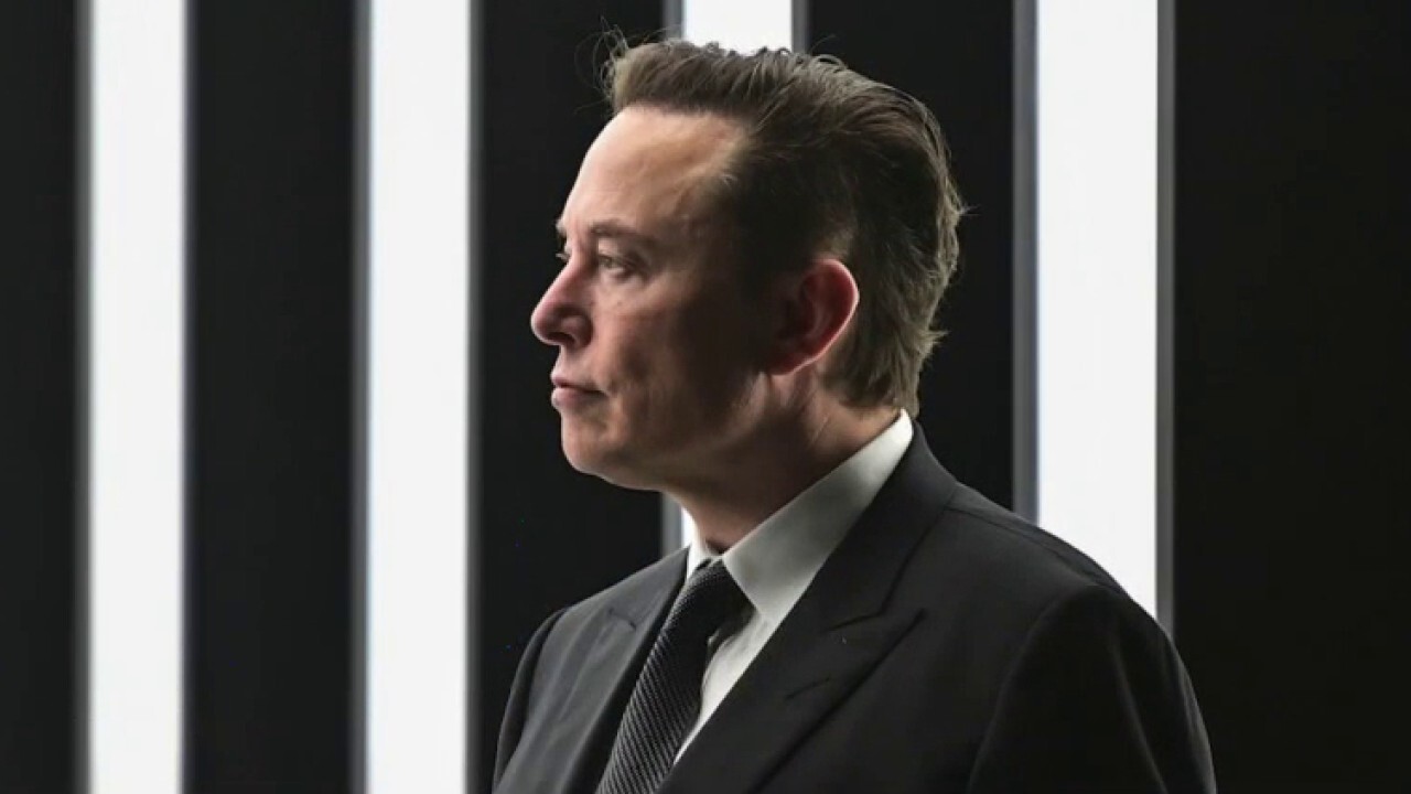 Brian Brenberg breaks down Elon Musk's options as the Tesla CEO secures $46.5B in funding for Twitter bid on 'Fox Business Tonight.'