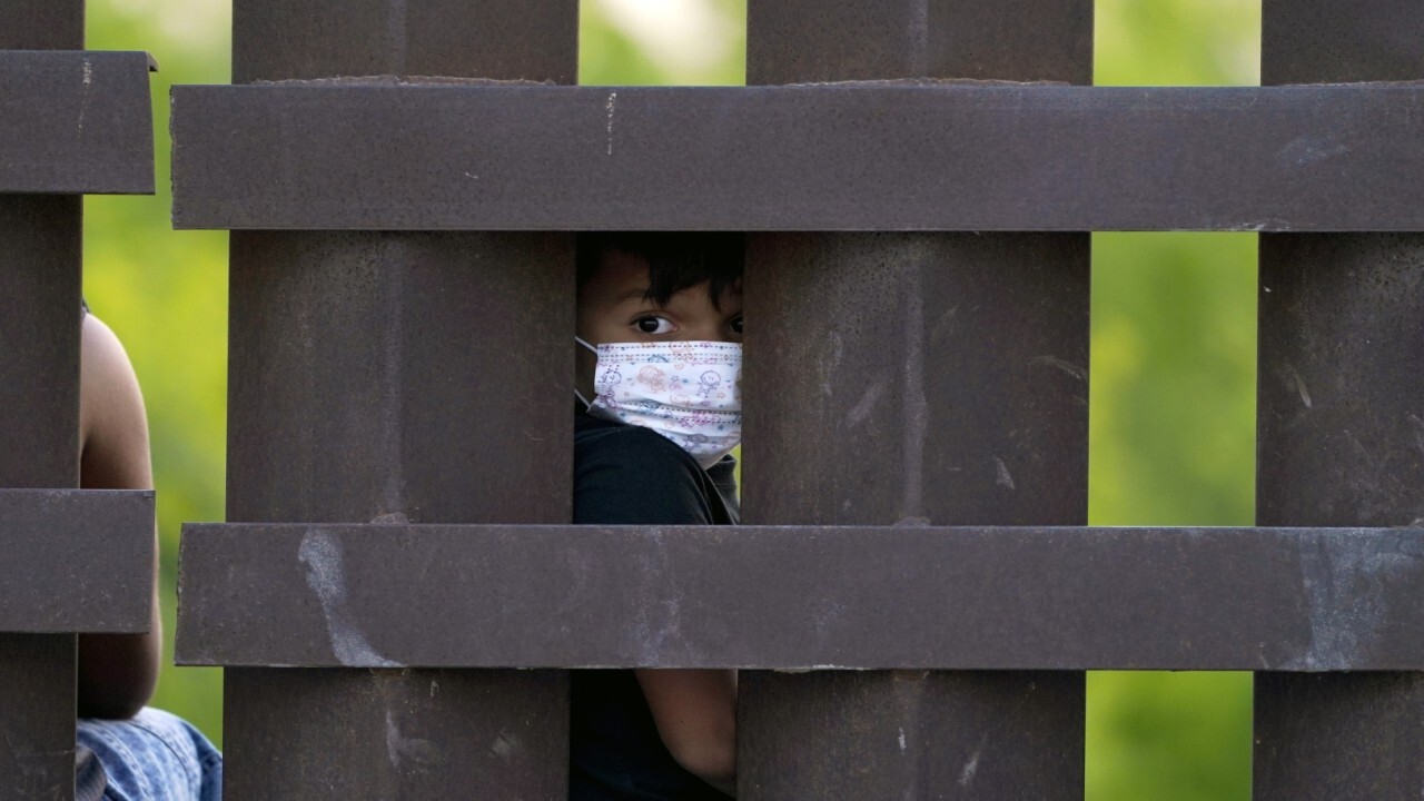 Gingrich: The southern border is not closed, contrary to what DHS says