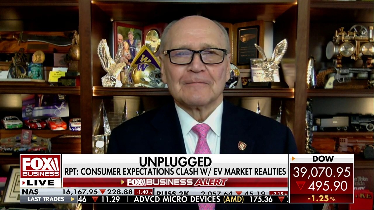 Former Chrysler and Home Depot CEO Bob Nardelli on consumer expectations clashing with EV market results and the state of the U.S. economy.