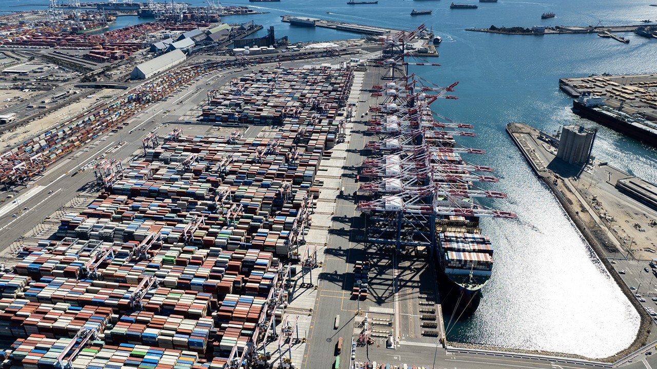 Florida ports offer alternative to container ship delays out west