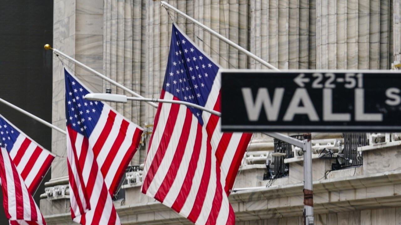 SEC issues warning on celebrity SPACs