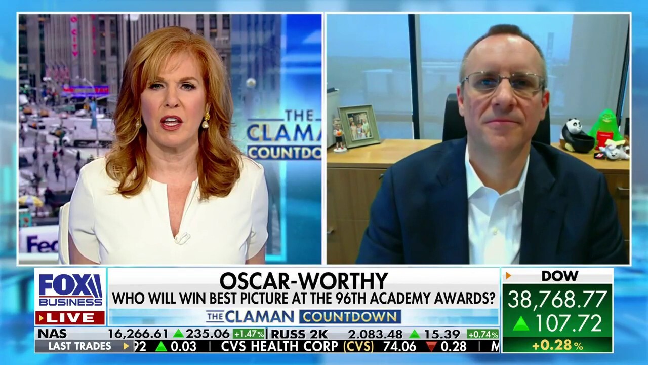 Movie chain CEO Sean Gamble discusses his predictions ahead of the awards show this Sunday on 'The Claman Countdown.'