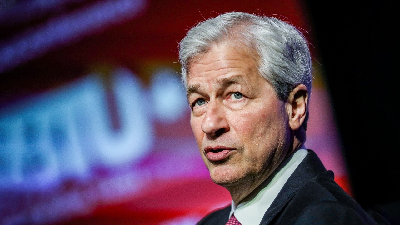 Jamie Dimon: Rates are low because governments are buying bonds 