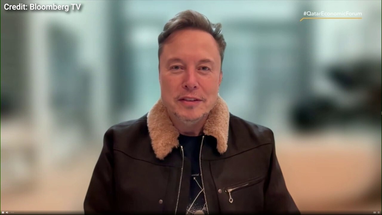 Tesla CEO Elon Musk said at the Qatar Economic Forum that he doesn't plan on leaving his role leading the EV-maker in the next few years. (Bloomberg TV)