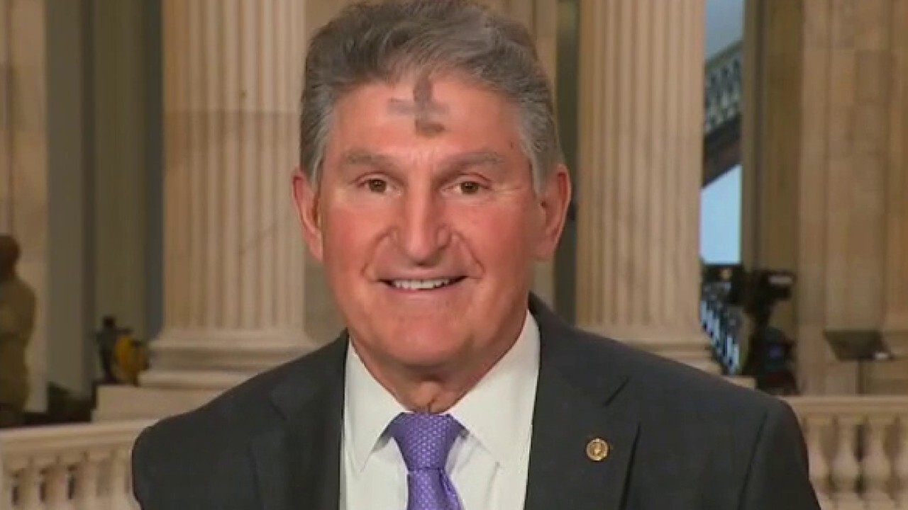 Sen. Manchin calls for ban on Russian energy imports