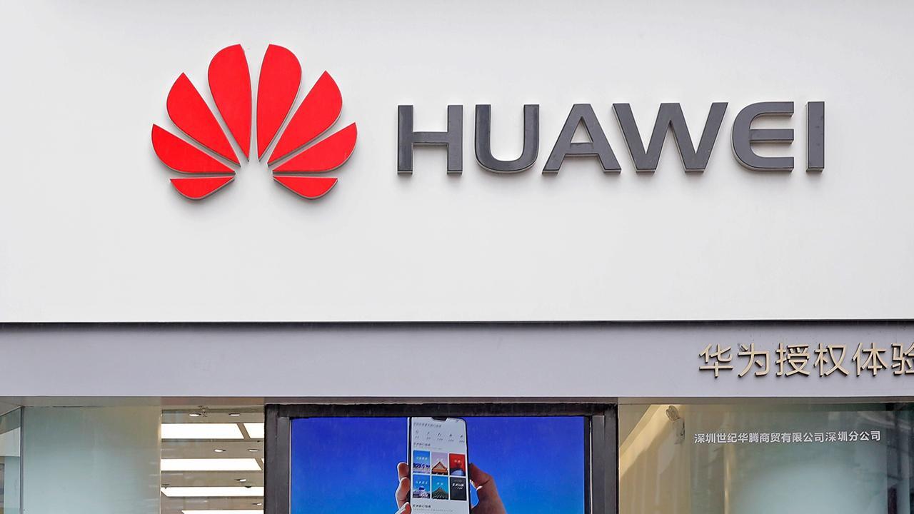 Blacklisted Huawei still plans to work with US companies, Huawei's SVP says
