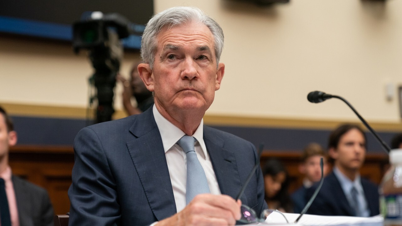 Public Ventures chief market strategist Lou Basenese discusses how Fed Chair Jerome Powell's remarks in front of the Senate Banking Committee could impact markets on 'Varney & Co.'