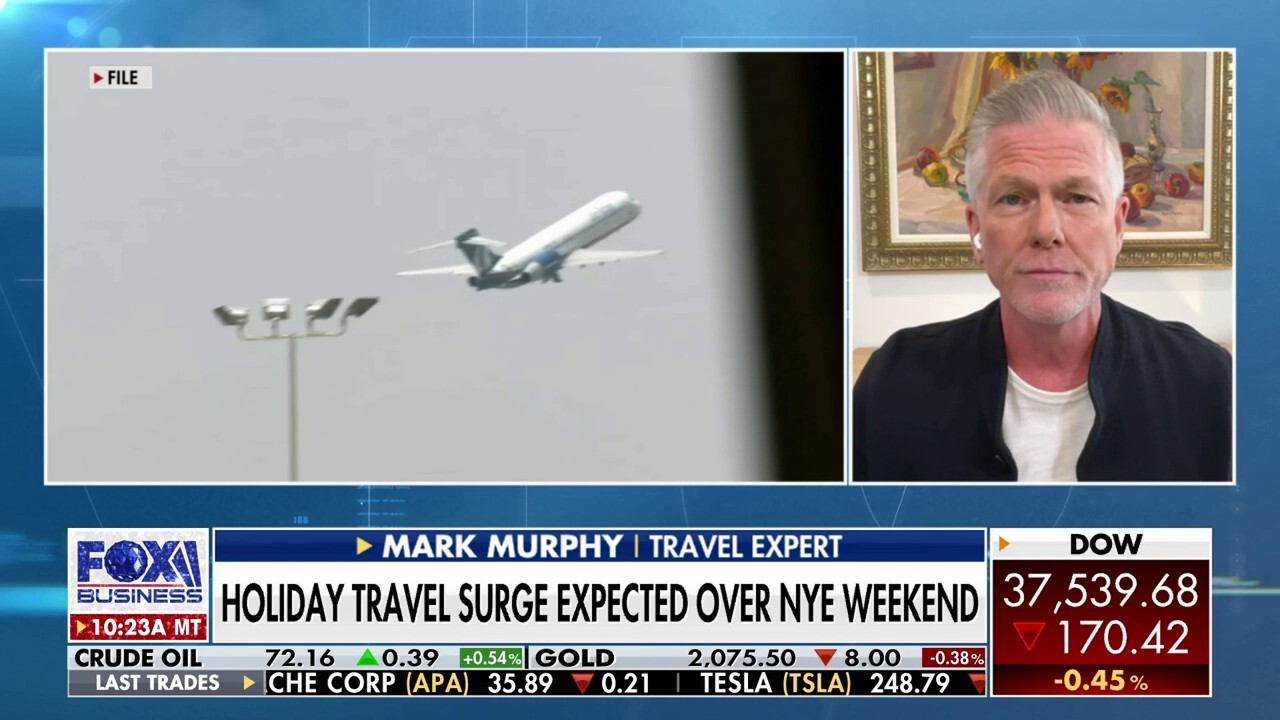 Travel expert Mark Murphy shares his tips for holiday travelers and discusses pro-Palestinian protestors blocking access to airports.
