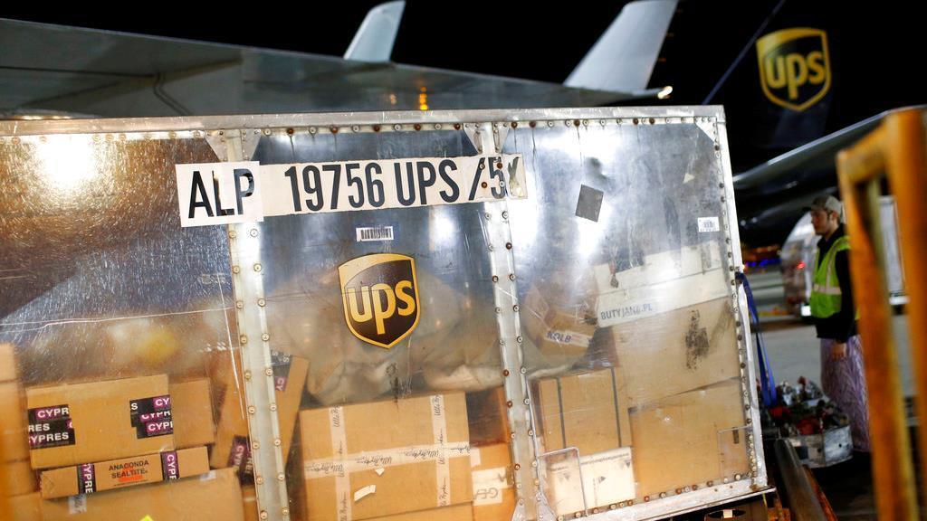 UPS warns of shipping delays over online shopping surge