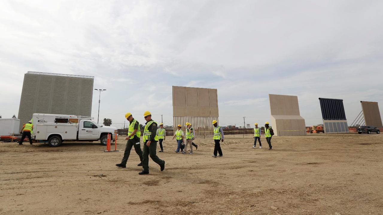Constructing Trump's border wall