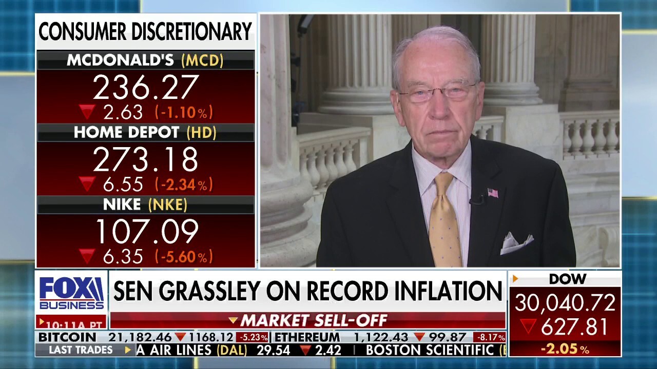 Sen. Chuck Grassley, R-Iowa, weighs in on the economy and its correlation with high gas prices on ‘Cavuto: Coast to Coast.’
