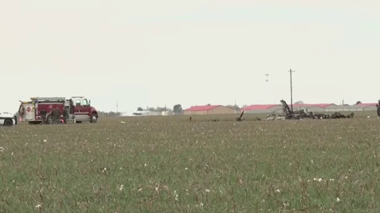 Deputies and first responders in Texas responded to a small plane crash Friday. (Credit: KJTV)