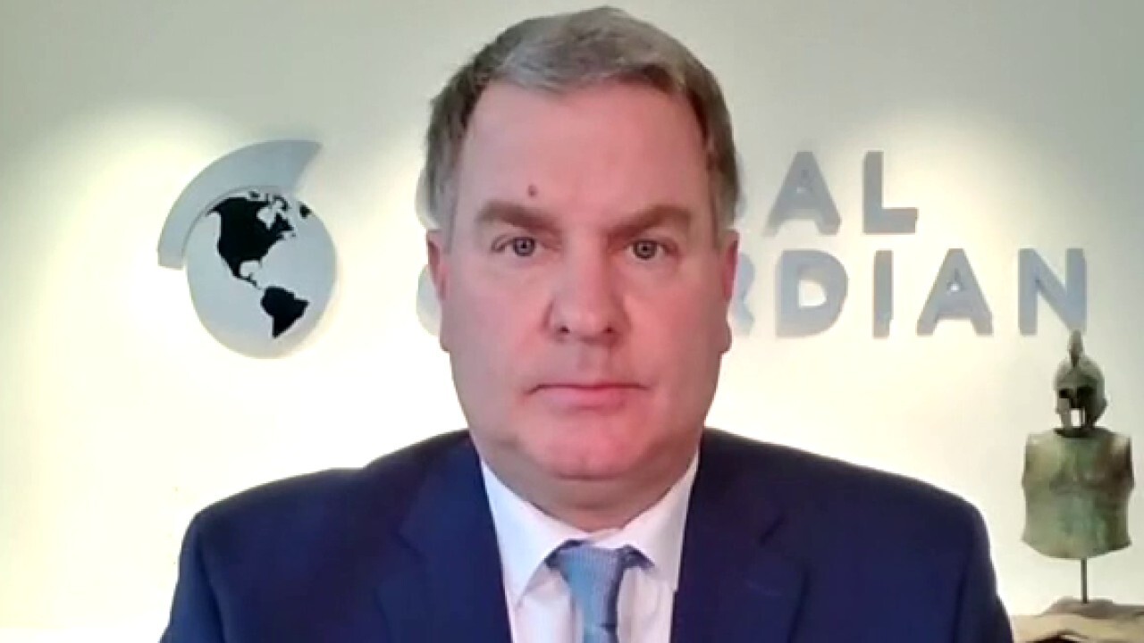 Global Guardian CEO Dale Buckner discusses the risks and challenges of evacuating employees from Ukraine on 'The Claman Countdown.'
