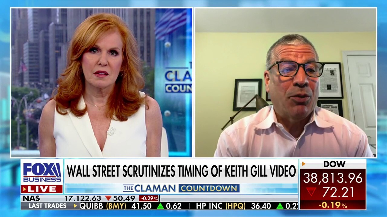 FOX Business senior correspondent Charlie Gasparino raises questions over the timing of Roaring Kitty's livestream and GameStop's secondary sale on 'The Claman Countdown.'